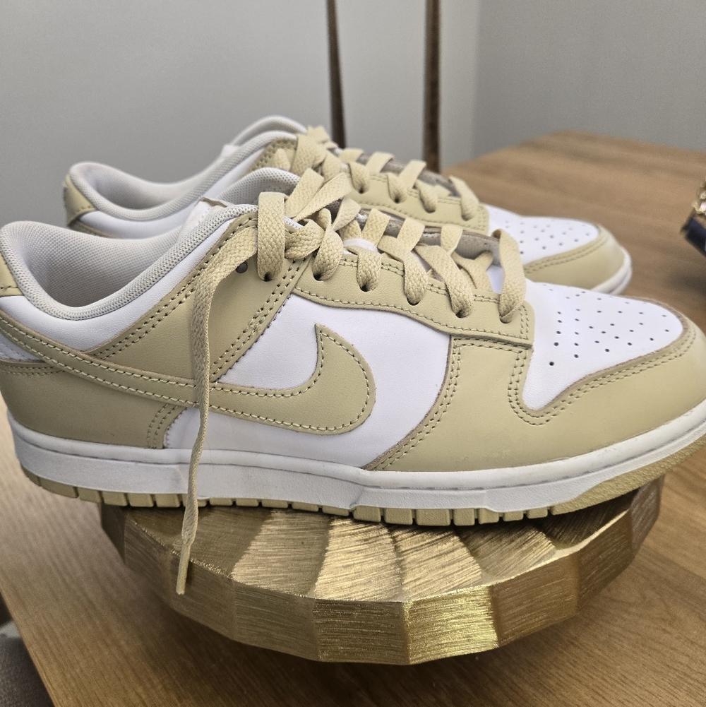 Nike DUNKS Gold White Sz 8